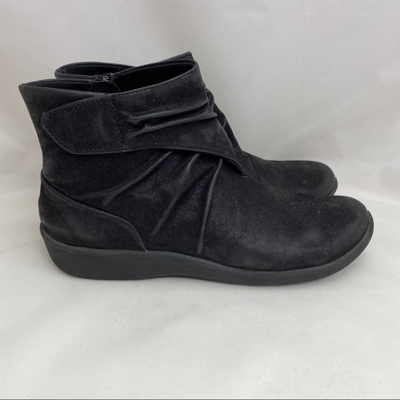 Clarks Shoes | Clarks Sillian Sway Ankle Booties 8.5 Black | Color: Black/Gray | Size: 8.5 | Pm-60430705's Closet